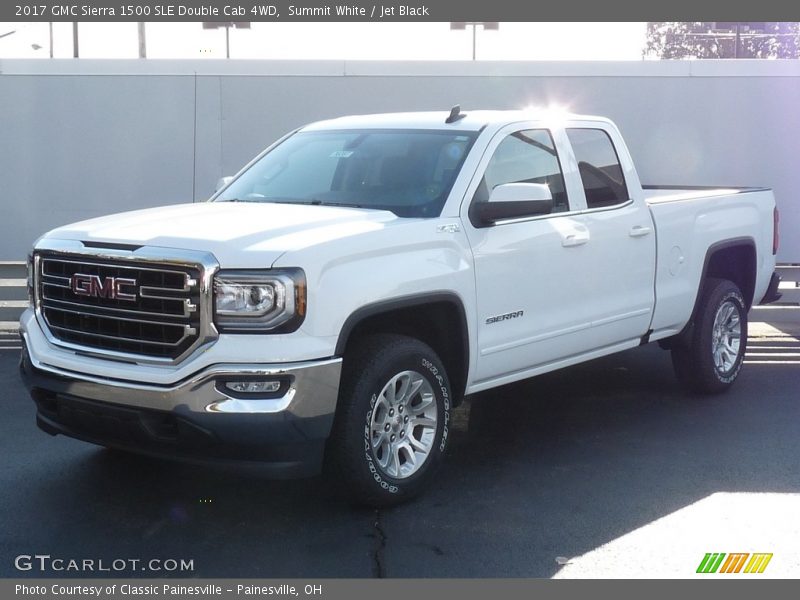 Front 3/4 View of 2017 Sierra 1500 SLE Double Cab 4WD