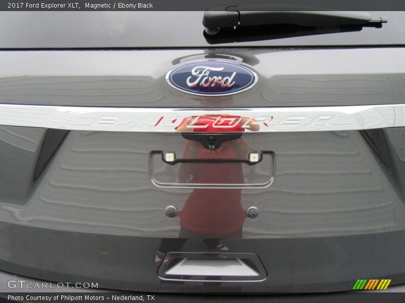 Magnetic / Ebony Black 2017 Ford Explorer XLT