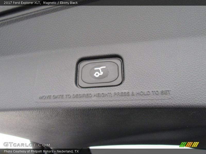Magnetic / Ebony Black 2017 Ford Explorer XLT