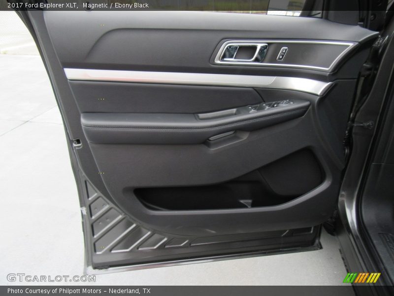 Magnetic / Ebony Black 2017 Ford Explorer XLT