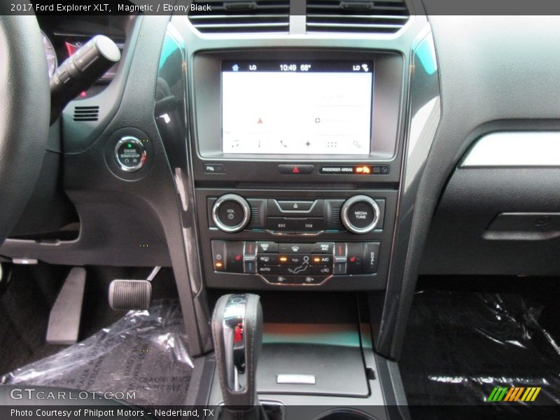Magnetic / Ebony Black 2017 Ford Explorer XLT