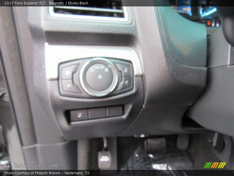 Magnetic / Ebony Black 2017 Ford Explorer XLT