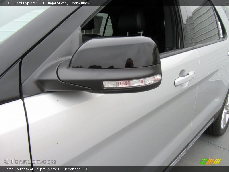 Ingot Silver / Ebony Black 2017 Ford Explorer XLT