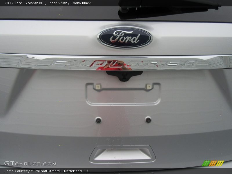 Ingot Silver / Ebony Black 2017 Ford Explorer XLT
