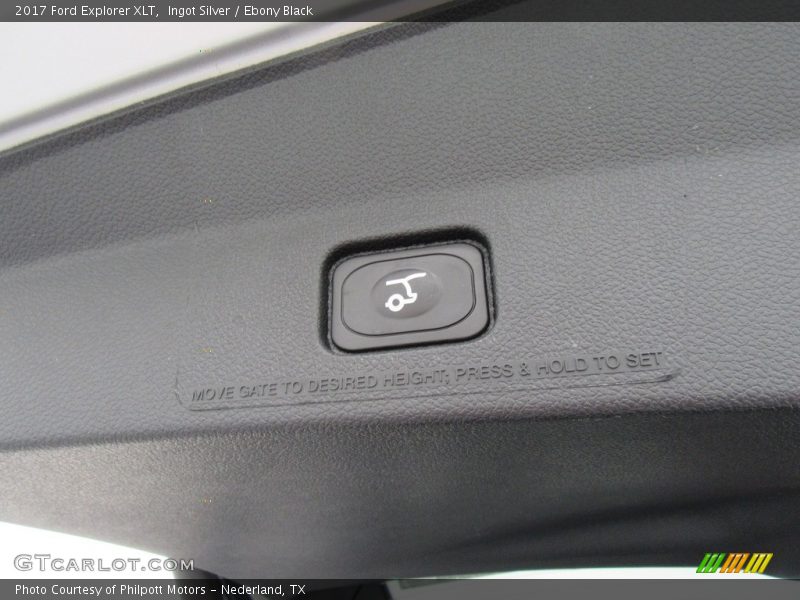 Ingot Silver / Ebony Black 2017 Ford Explorer XLT