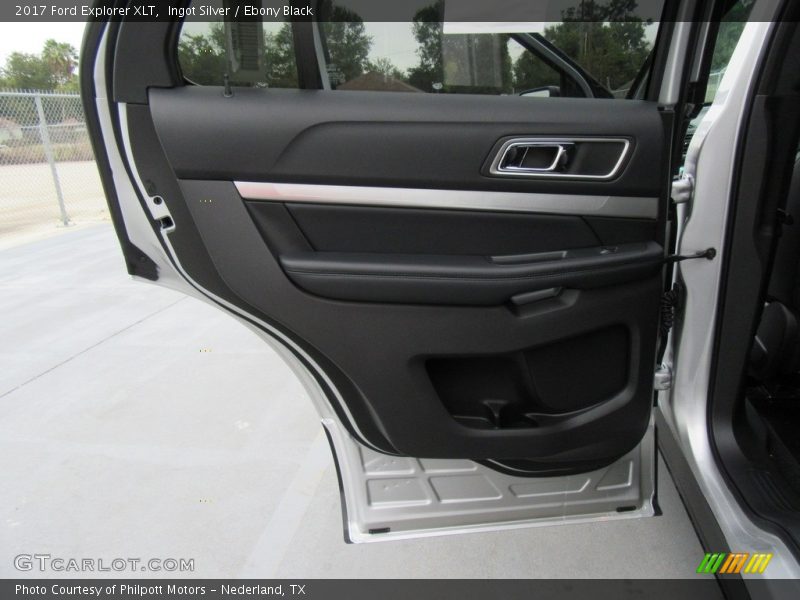 Ingot Silver / Ebony Black 2017 Ford Explorer XLT