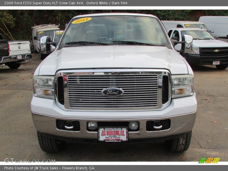 Oxford White / Dark Flint 2006 Ford F250 Super Duty XLT Crew Cab 4x4