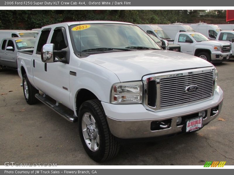 Oxford White / Dark Flint 2006 Ford F250 Super Duty XLT Crew Cab 4x4