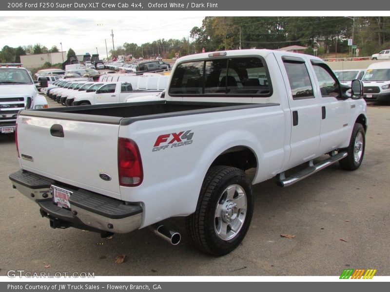 Oxford White / Dark Flint 2006 Ford F250 Super Duty XLT Crew Cab 4x4