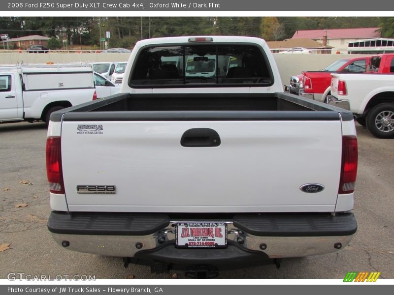 Oxford White / Dark Flint 2006 Ford F250 Super Duty XLT Crew Cab 4x4