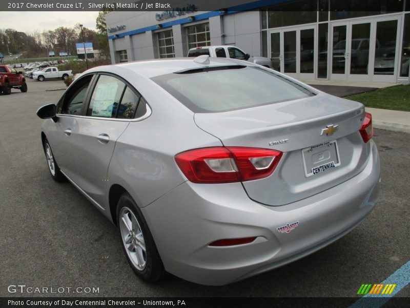 Silver Ice Metallic / Jet Black 2017 Chevrolet Cruze LT