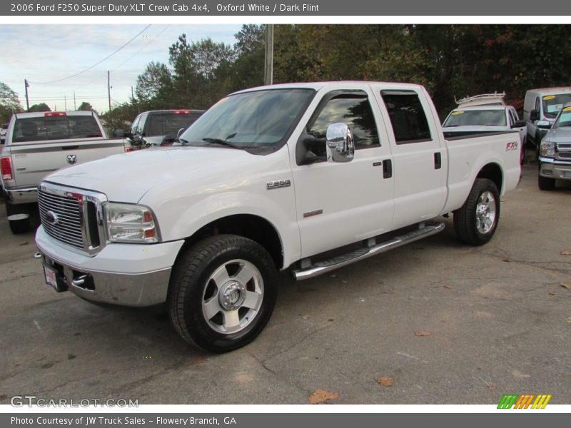 Oxford White / Dark Flint 2006 Ford F250 Super Duty XLT Crew Cab 4x4
