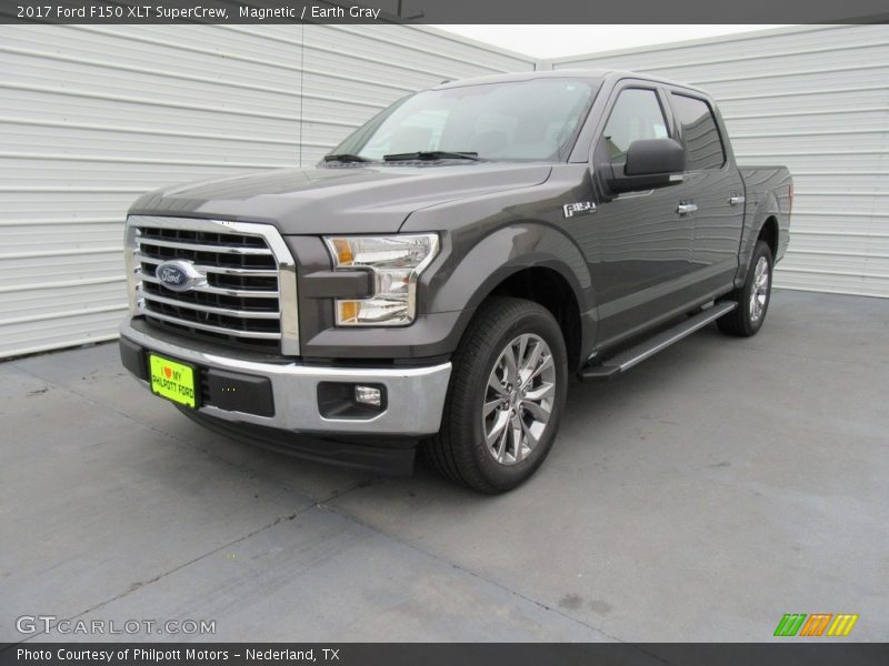 Front 3/4 View of 2017 F150 XLT SuperCrew