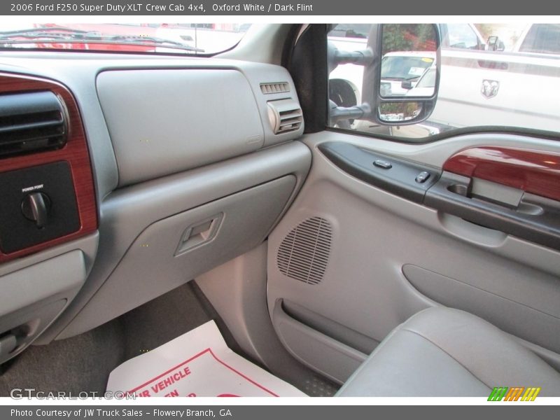 Oxford White / Dark Flint 2006 Ford F250 Super Duty XLT Crew Cab 4x4