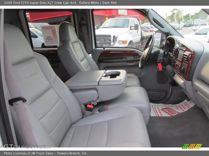 Oxford White / Dark Flint 2006 Ford F250 Super Duty XLT Crew Cab 4x4