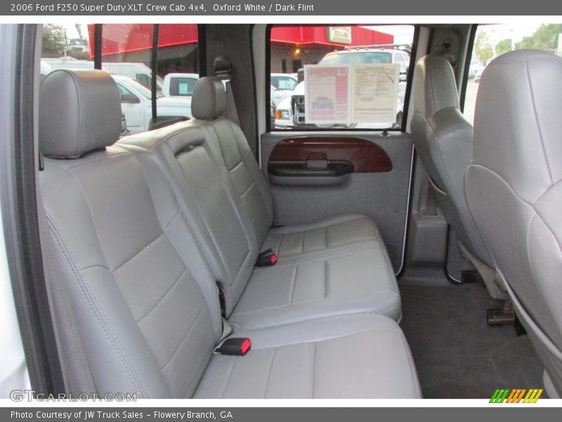 Oxford White / Dark Flint 2006 Ford F250 Super Duty XLT Crew Cab 4x4