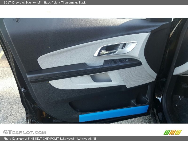 Black / Light Titanium/Jet Black 2017 Chevrolet Equinox LT