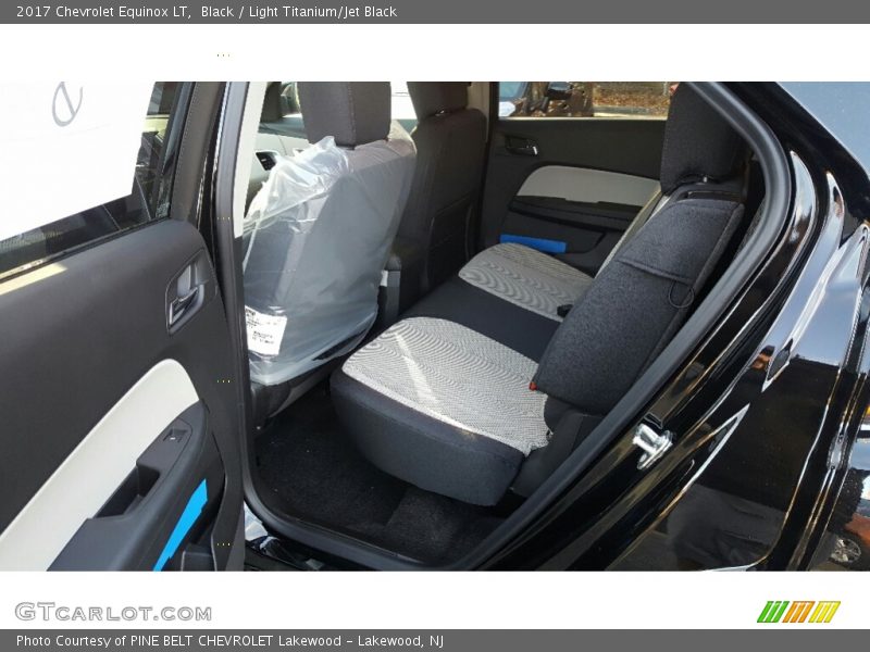 Black / Light Titanium/Jet Black 2017 Chevrolet Equinox LT