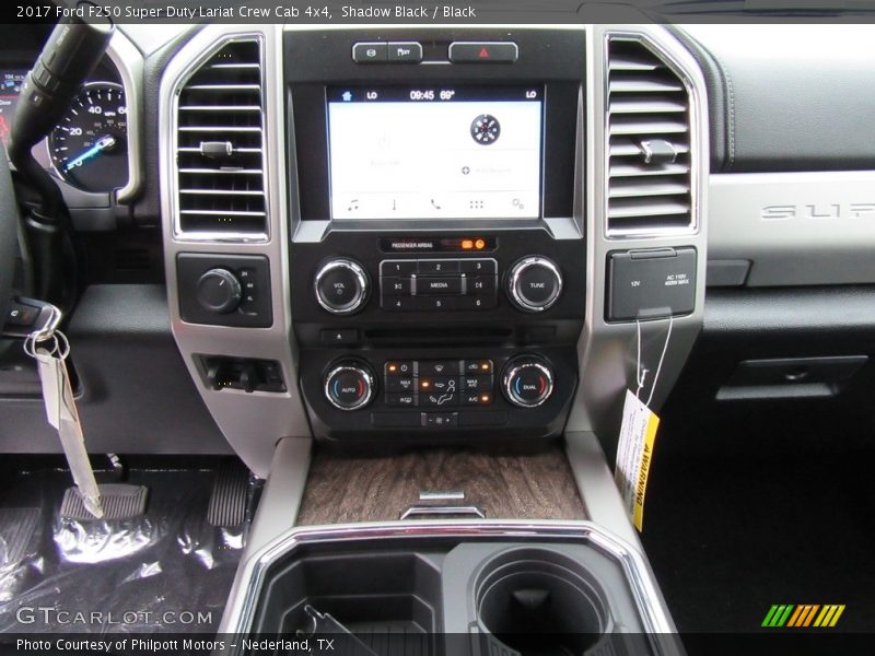 Controls of 2017 F250 Super Duty Lariat Crew Cab 4x4