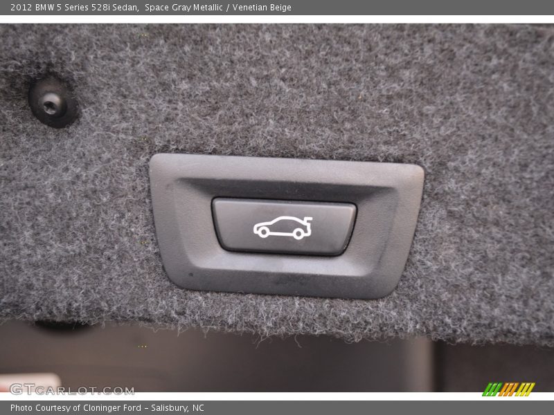 Space Gray Metallic / Venetian Beige 2012 BMW 5 Series 528i Sedan