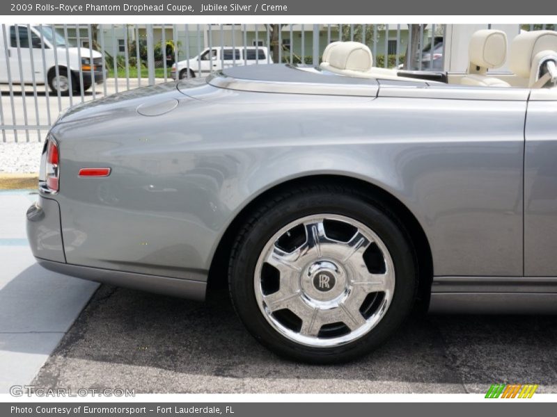 Jubilee Silver / Creme 2009 Rolls-Royce Phantom Drophead Coupe