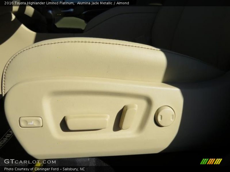 Alumina Jade Metallic / Almond 2016 Toyota Highlander Limited Platinum