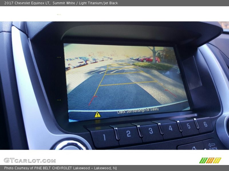 Summit White / Light Titanium/Jet Black 2017 Chevrolet Equinox LT