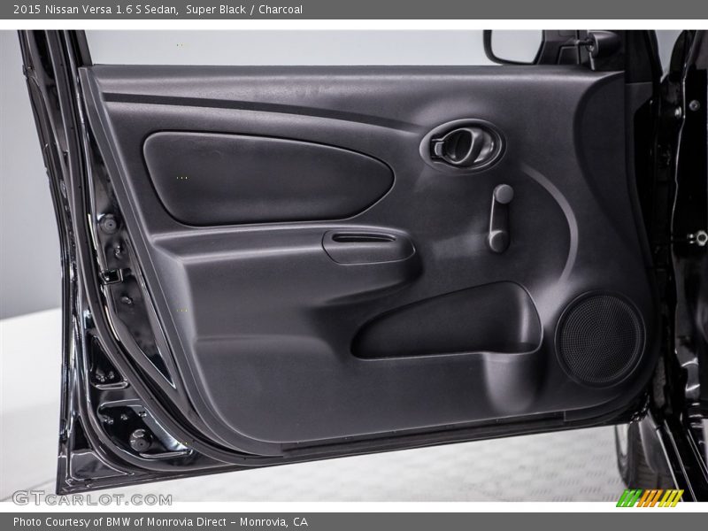 Super Black / Charcoal 2015 Nissan Versa 1.6 S Sedan