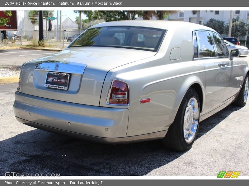 Platinum/Titanium / Moccasin/Black 2004 Rolls-Royce Phantom