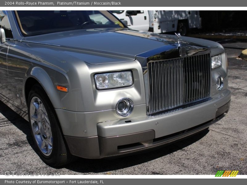 Platinum/Titanium / Moccasin/Black 2004 Rolls-Royce Phantom
