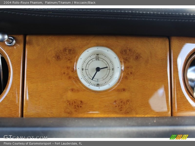 Dashboard of 2004 Phantom 