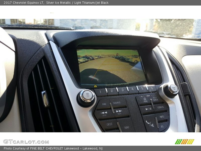 Silver Ice Metallic / Light Titanium/Jet Black 2017 Chevrolet Equinox LT