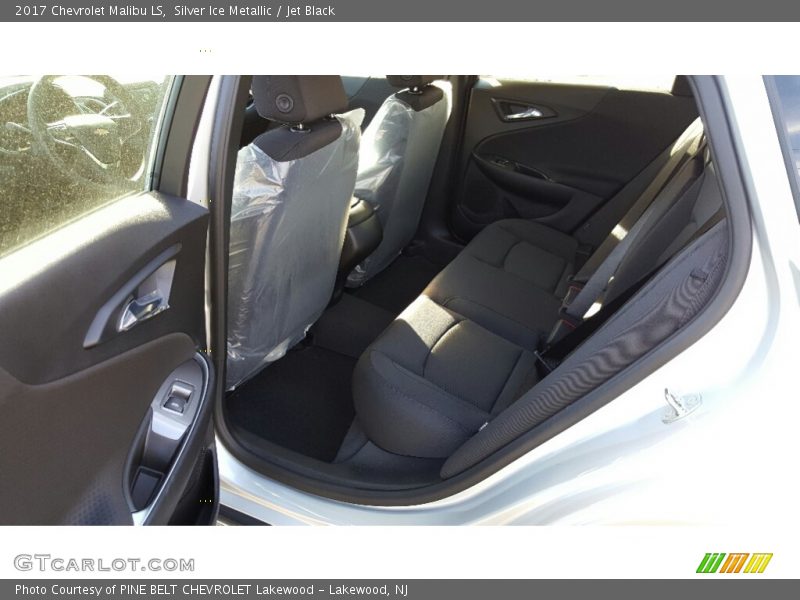 Silver Ice Metallic / Jet Black 2017 Chevrolet Malibu LS