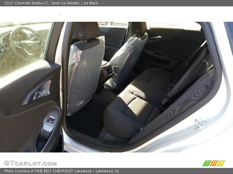 Silver Ice Metallic / Jet Black 2017 Chevrolet Malibu LT