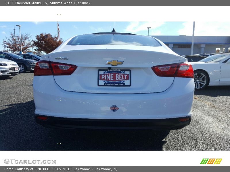 Summit White / Jet Black 2017 Chevrolet Malibu LS