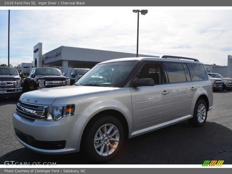 Ingot Silver / Charcoal Black 2016 Ford Flex SE