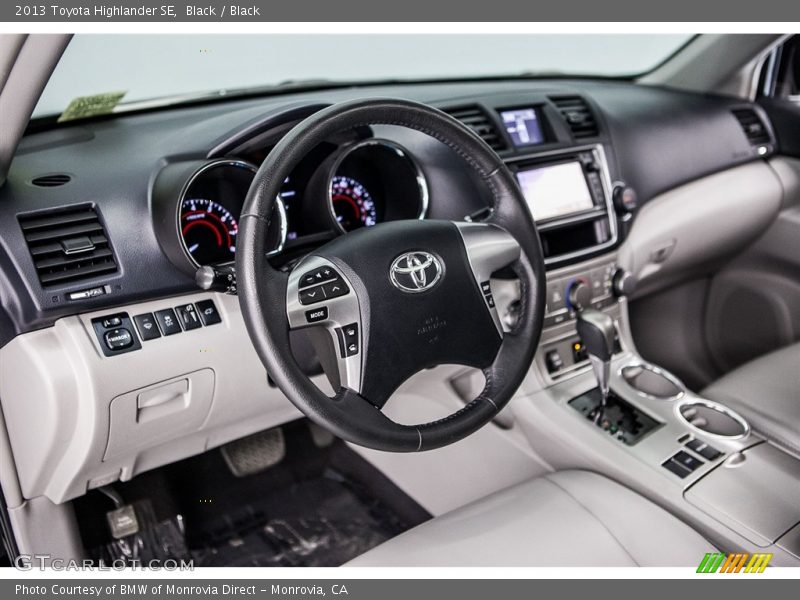 Black / Black 2013 Toyota Highlander SE