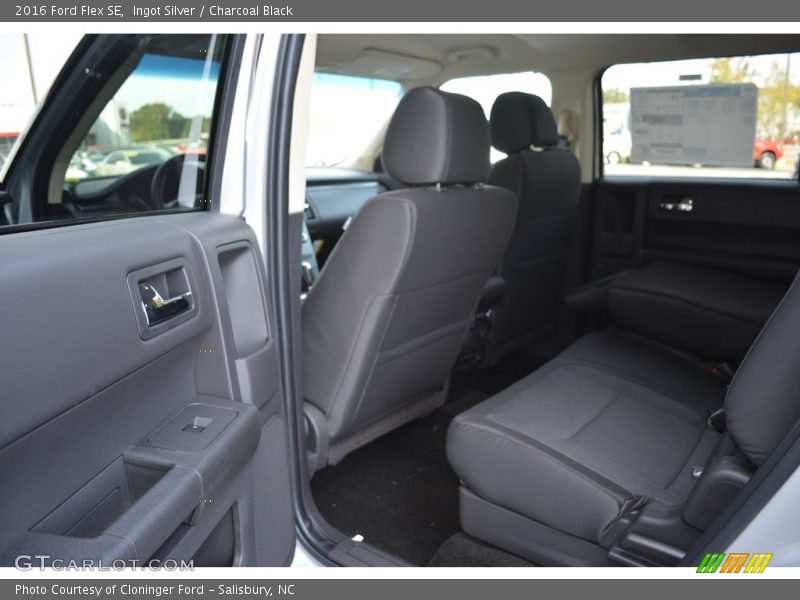 Ingot Silver / Charcoal Black 2016 Ford Flex SE