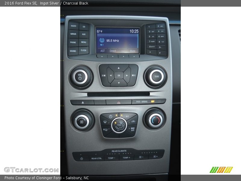 Ingot Silver / Charcoal Black 2016 Ford Flex SE