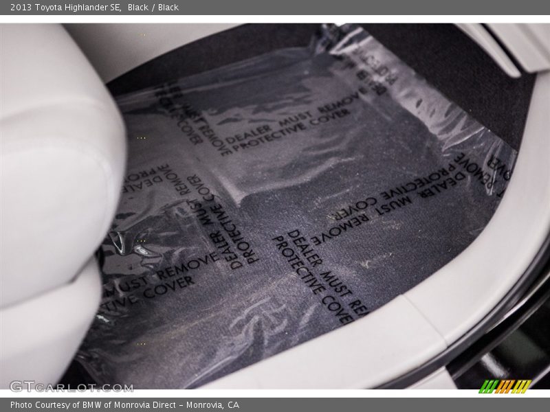 Black / Black 2013 Toyota Highlander SE