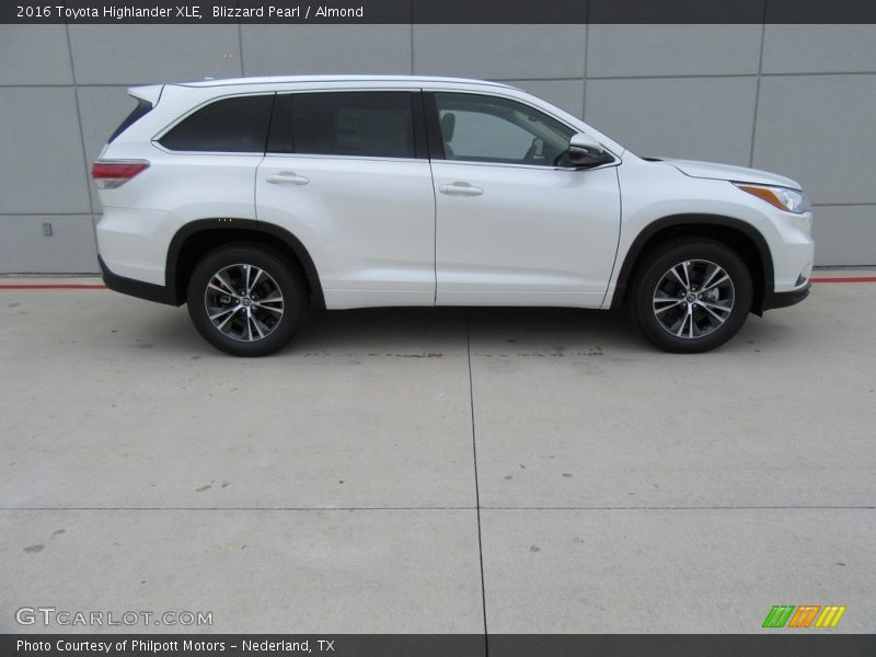 Blizzard Pearl / Almond 2016 Toyota Highlander XLE
