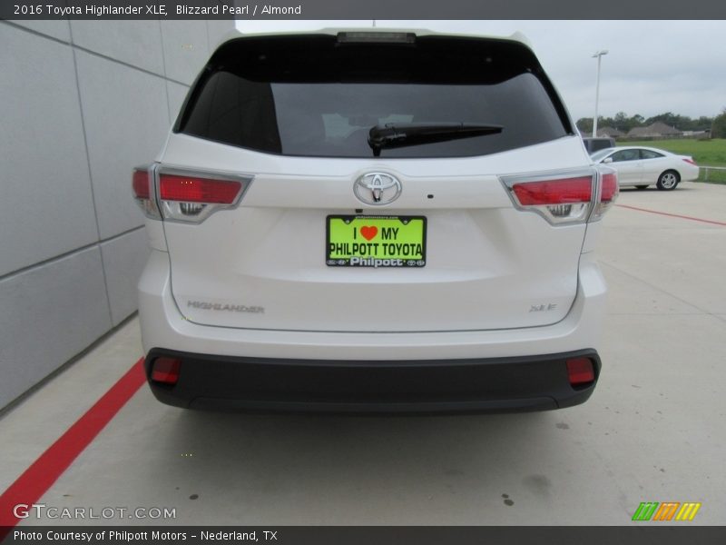 Blizzard Pearl / Almond 2016 Toyota Highlander XLE