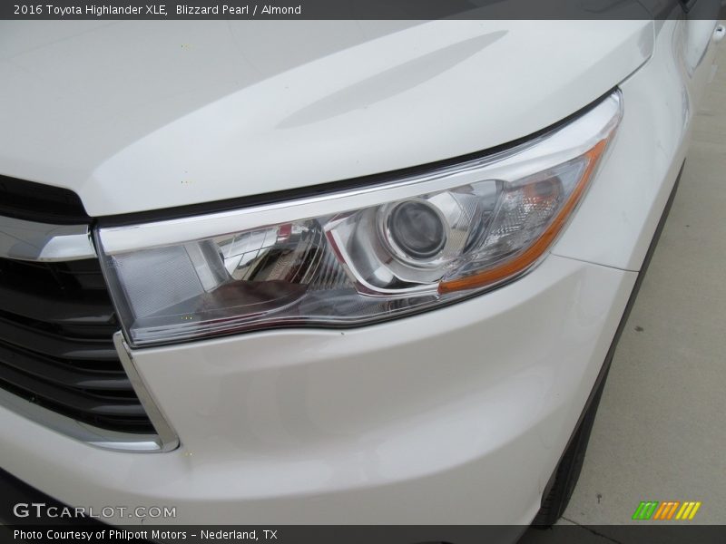 Blizzard Pearl / Almond 2016 Toyota Highlander XLE