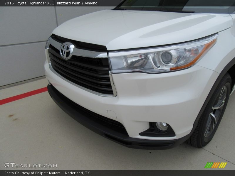 Blizzard Pearl / Almond 2016 Toyota Highlander XLE