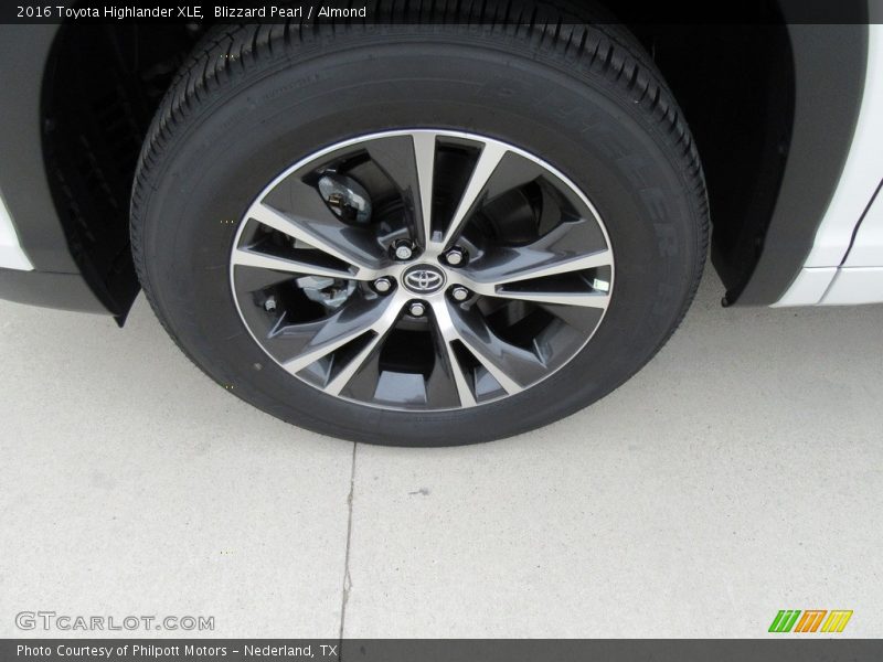 Blizzard Pearl / Almond 2016 Toyota Highlander XLE