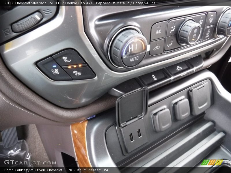 Pepperdust Metallic / Cocoa/­Dune 2017 Chevrolet Silverado 1500 LTZ Double Cab 4x4