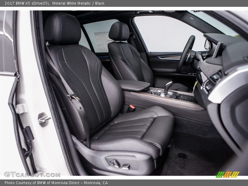 Mineral White Metallic / Black 2017 BMW X5 sDrive35i