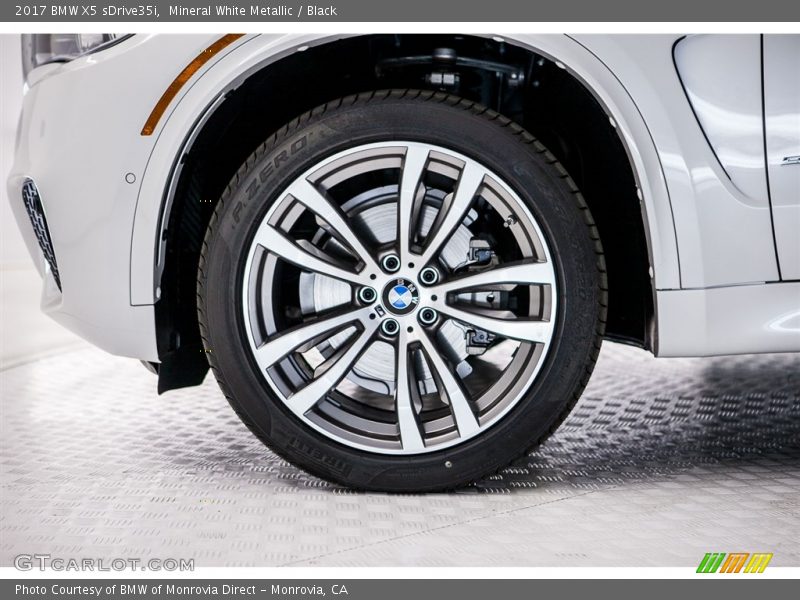 Mineral White Metallic / Black 2017 BMW X5 sDrive35i
