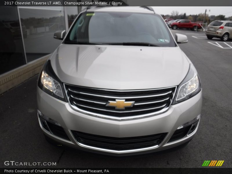 Champagne Silver Metallic / Ebony 2017 Chevrolet Traverse LT AWD