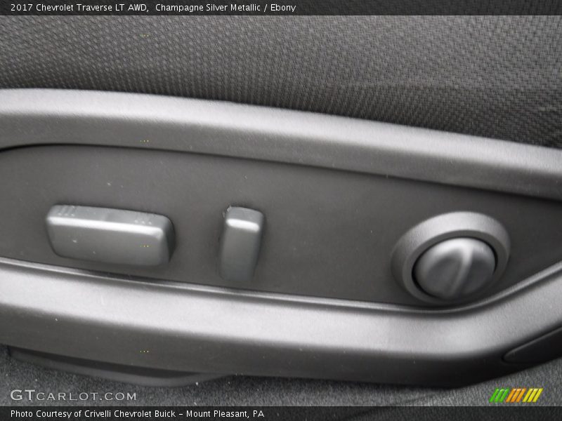 Champagne Silver Metallic / Ebony 2017 Chevrolet Traverse LT AWD
